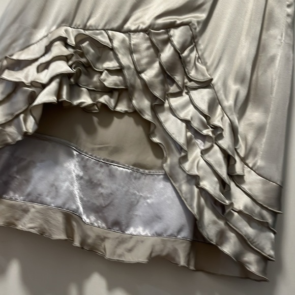 CHRISTIAN DIOR Silver Silk High Low Dress w/ruffled detail Size Medium - Picture 3 of 4